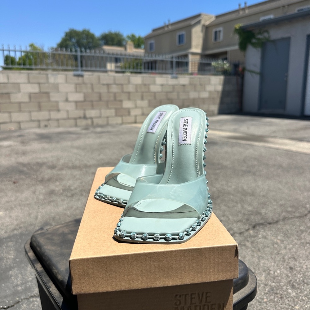 Steve Madden Green Heeled Shoes Elegant Design